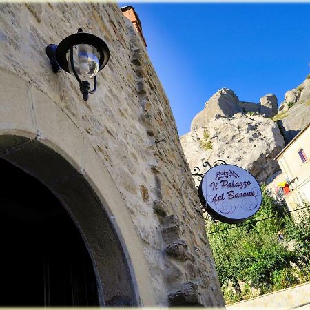 Il Palazzo Del Barone - Stanza Dei Maiorana Pietrapertosa Exterior foto