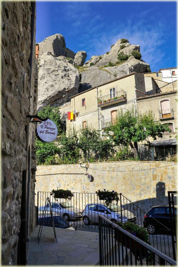 Il Palazzo Del Barone - Stanza Dei Maiorana Pietrapertosa Exterior foto